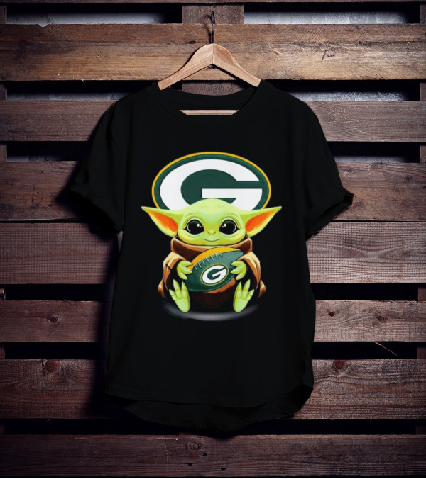 Baby Yoda Green Bay Packers Football Hug T-Shirt