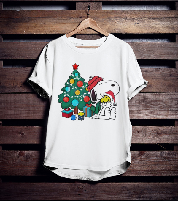 Snoopy Woodstock Christmas Tree Hug Gifts T-Shirt