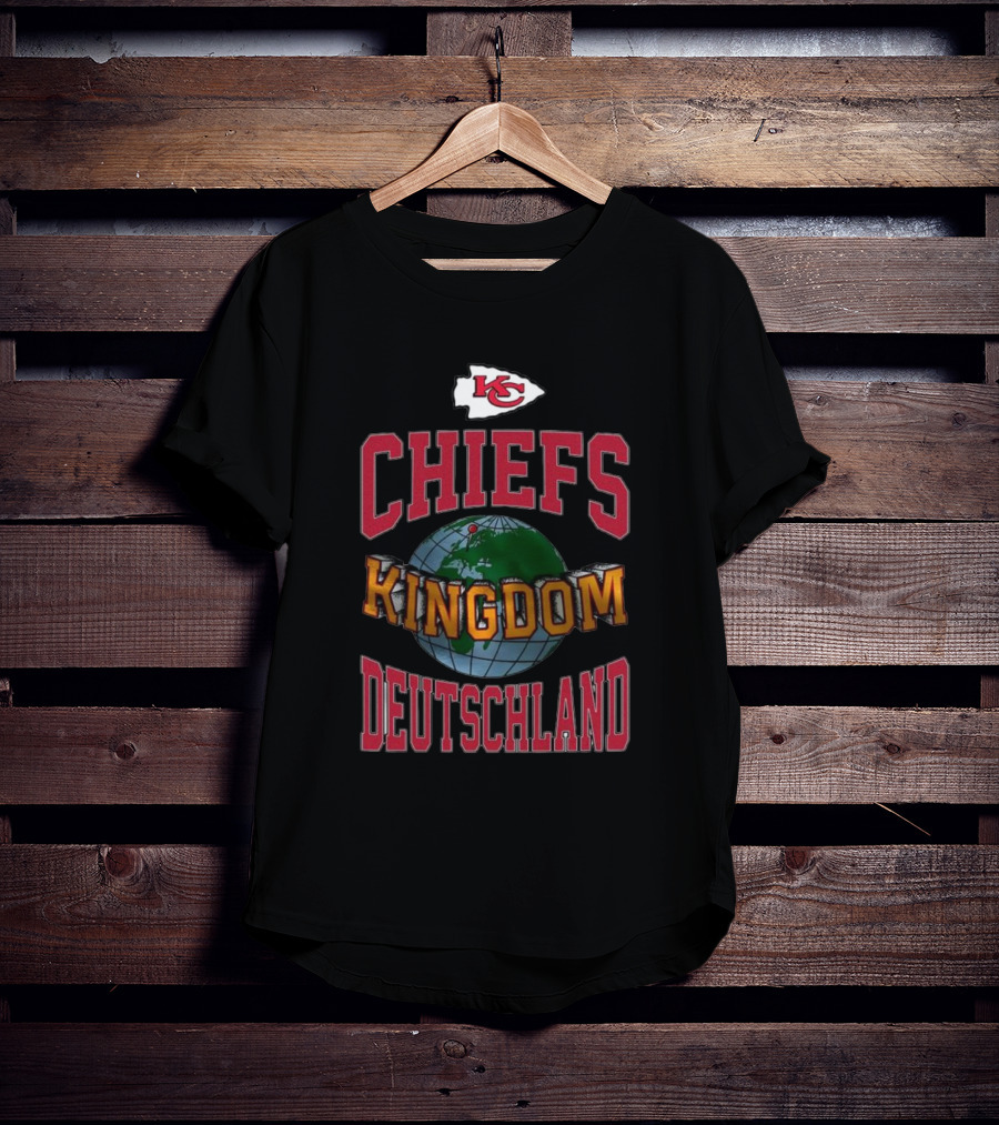 Chiefs Kingdom Deutschland With Kansas City Arrowhead Logo And Globe T-Shirt