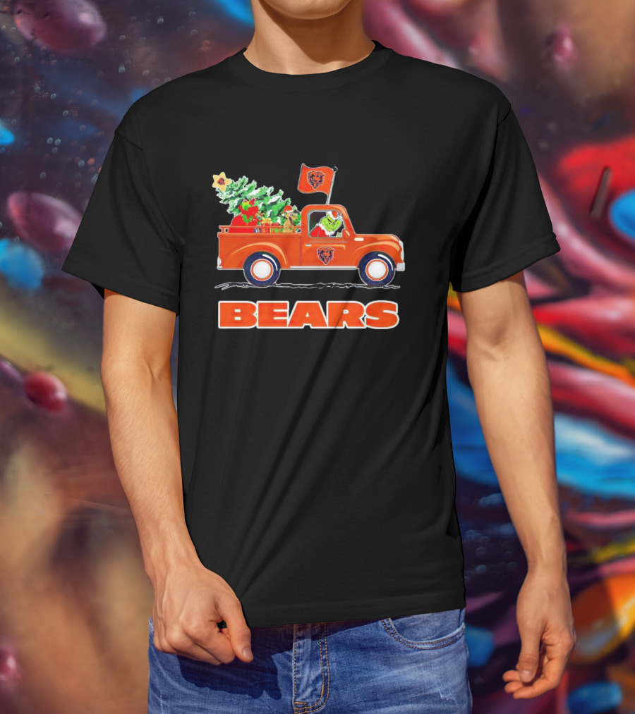 Grinch Driving Christmas Truck With Chicago Bears T-Shirt