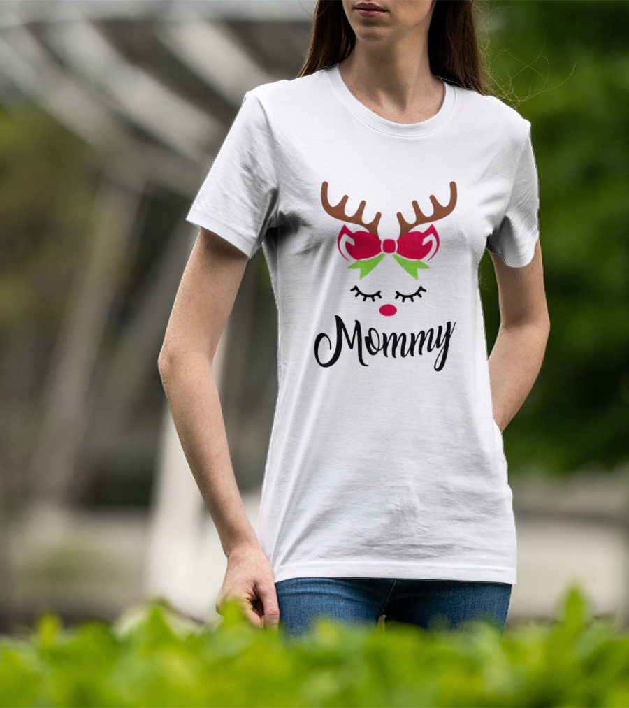 Mommy Reindeer Antlers Christmas Bow T-Shirt
