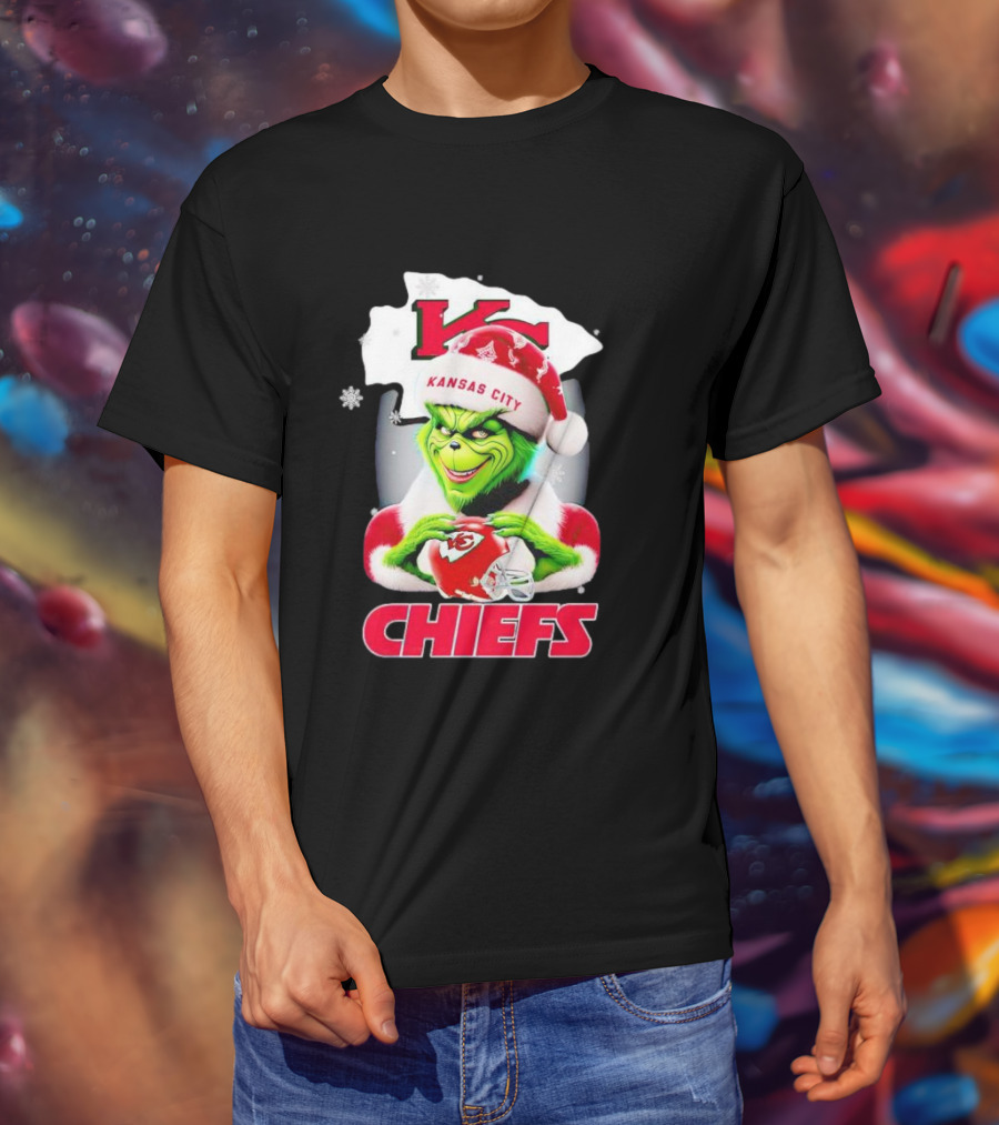 Kansas City Chiefs Christmas Grinch In Santa Hat Holding Football T-Shirt