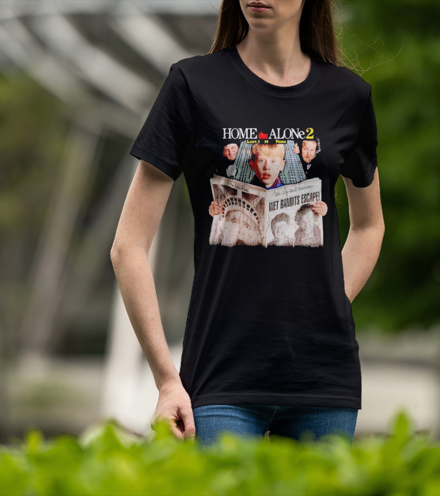 HOME ALONE 2 LOST IN NEW YORK WET BANDITS ESCAPE NEW YORK NEWSPAPER T-Shirt