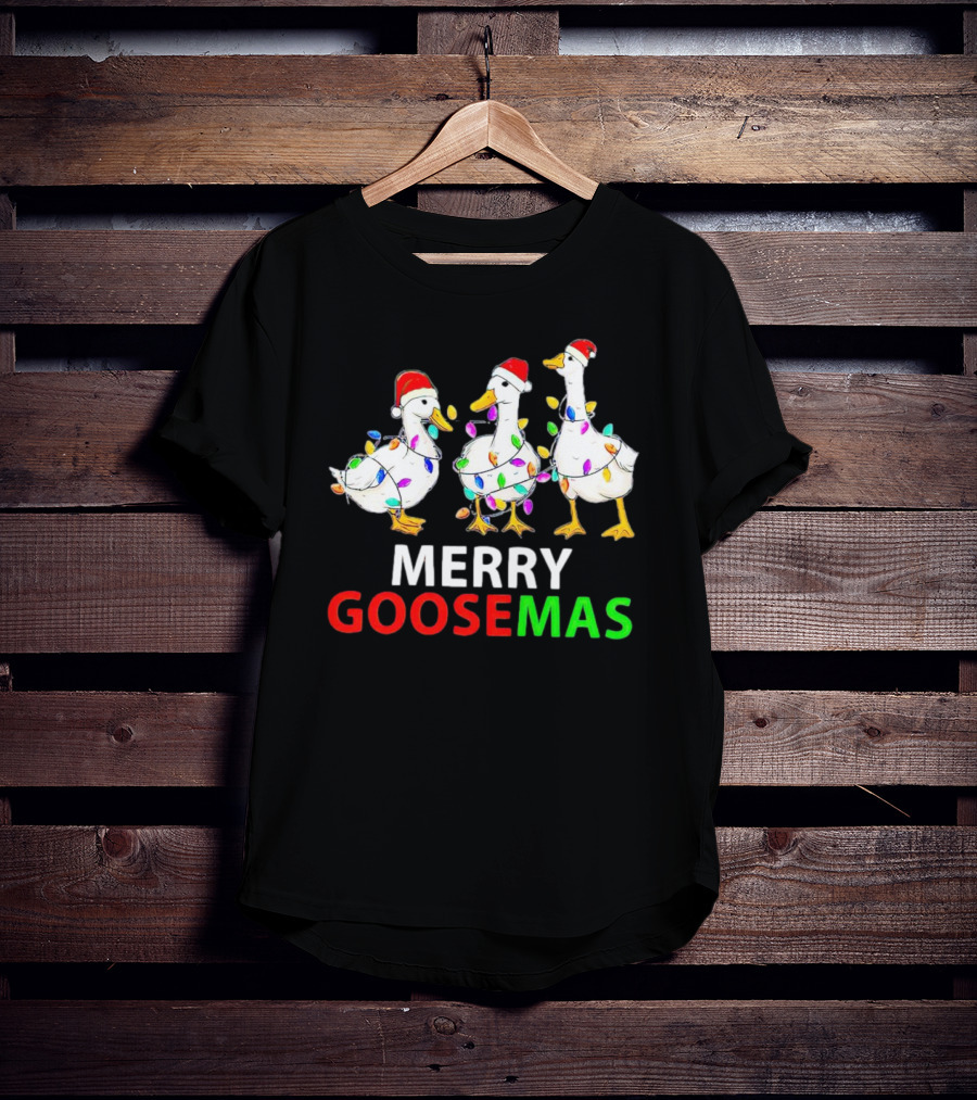 Merry Goosemas Santa Hat Geese Wrapped In Christmas Lights T-Shirt