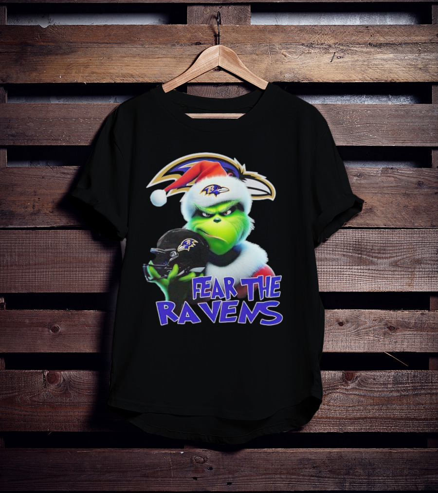 Grinch Wearing Santa Hat Holding Baltimore Ravens Helmet Fear The Ravens T-Shirt