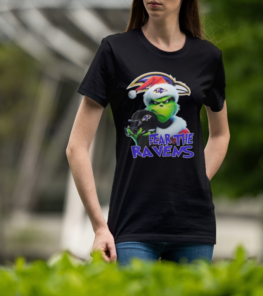Grinch Wearing Santa Hat Holding Baltimore Ravens Helmet Fear The Ravens T-Shirt