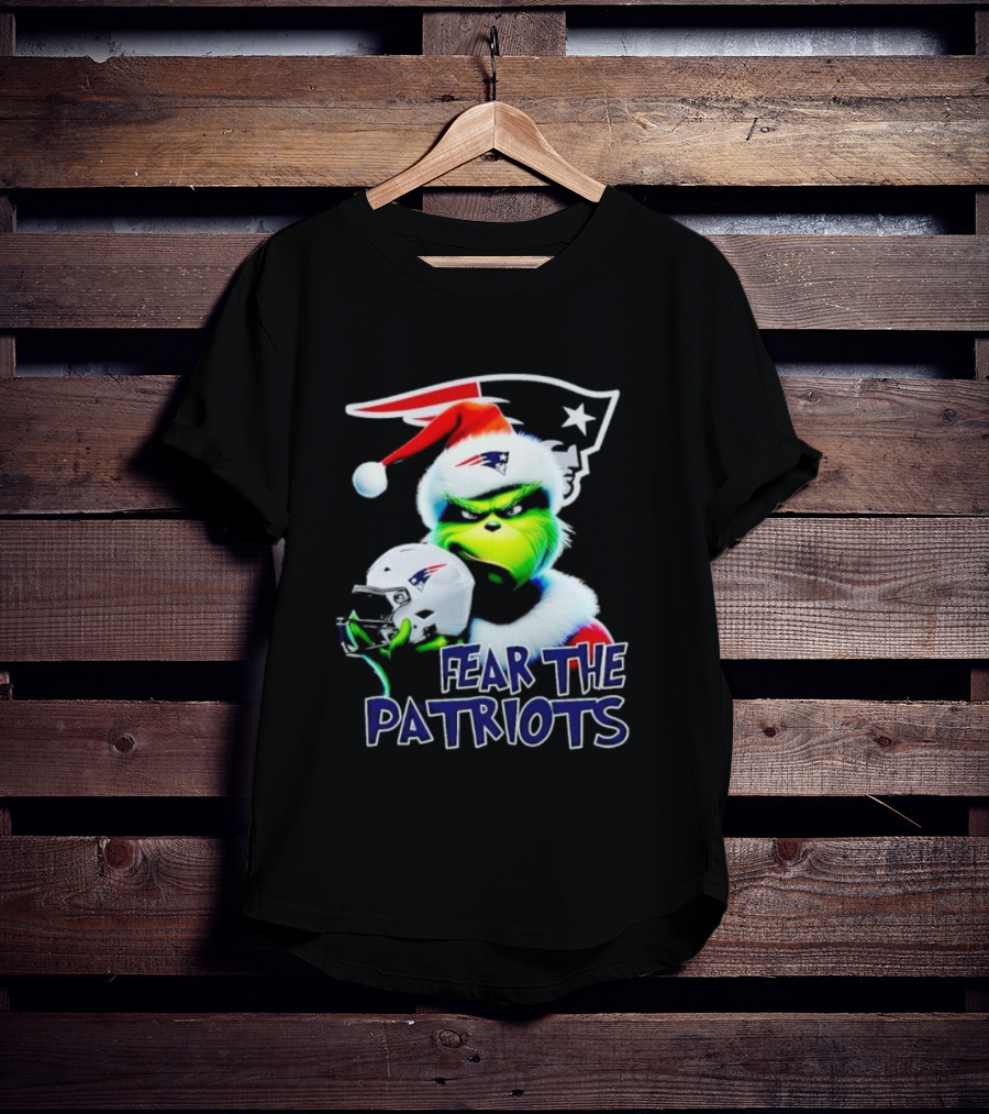 Fear The Patriots Santa Grinch New England NFL T-Shirt