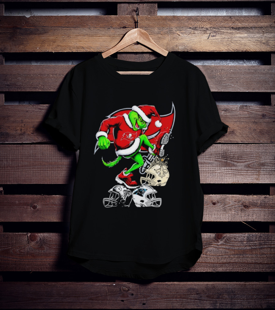 Tampa Bay Buccaneers Grinch Santa Stomping NFL Helmets Funny Christmas T-Shirt