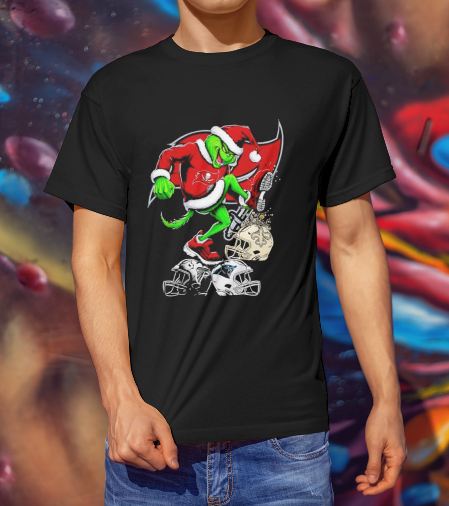 Tampa Bay Buccaneers Grinch Santa Stomping NFL Helmets Funny Christmas T-Shirt