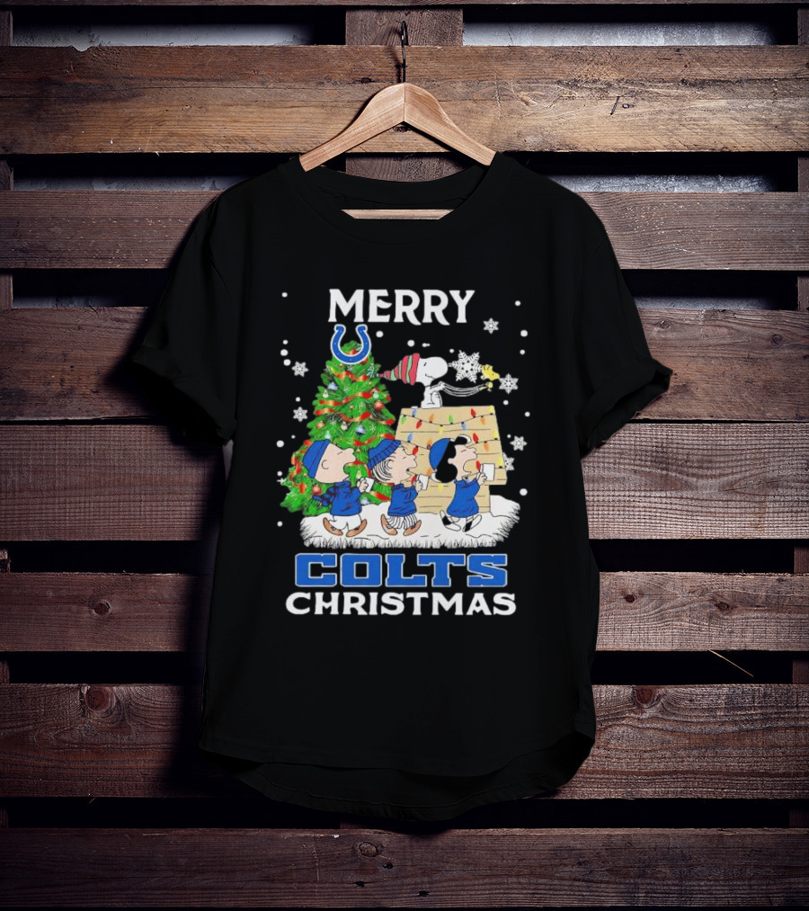 Merry Christmas Peanuts Characters Indianapolis Colts T-Shirt