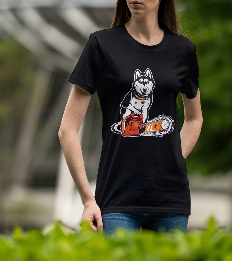 Washington Huskies Beaver Buster Chainsaw Dog T-Shirt