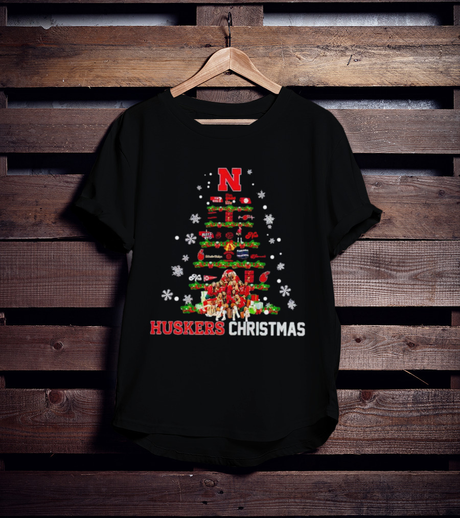 Huskers Christmas Tree With Nebraska Cornhuskers Logo And Holiday Decorations T-Shirt