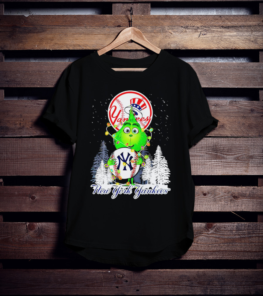 New York Yankees Grinch Christmas Hug With Baseball And Trees T-Shirt