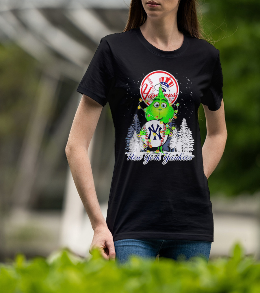 New York Yankees Grinch Christmas Hug With Baseball And Trees T-Shirt