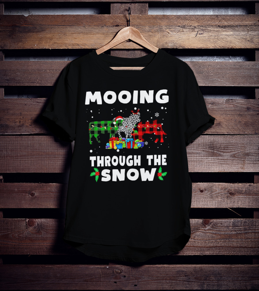 Mooing Through The Snow Christmas Plaid Cows With Presents T-Shirt