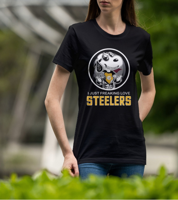 I Just Freaking Love Steelers Pittsburgh Steelers Snoopy T-Shirt