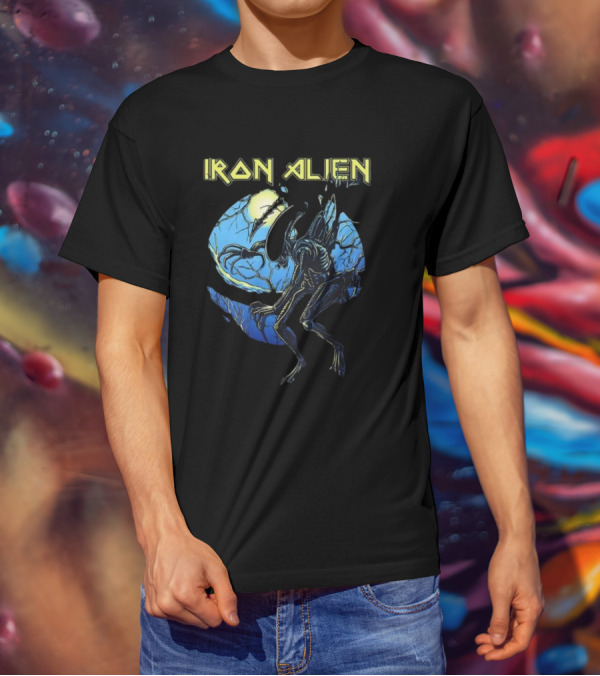 Iron Alien Xenomorph Moonlight Scene T-Shirt