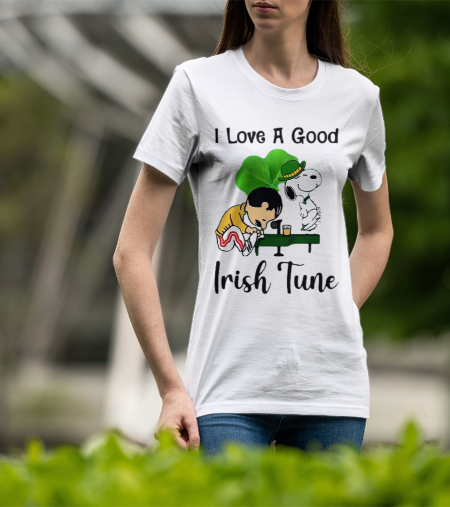 I Love A Good Irish Tune St Patrick Day Snoopy Piano Shamrock T-Shirt