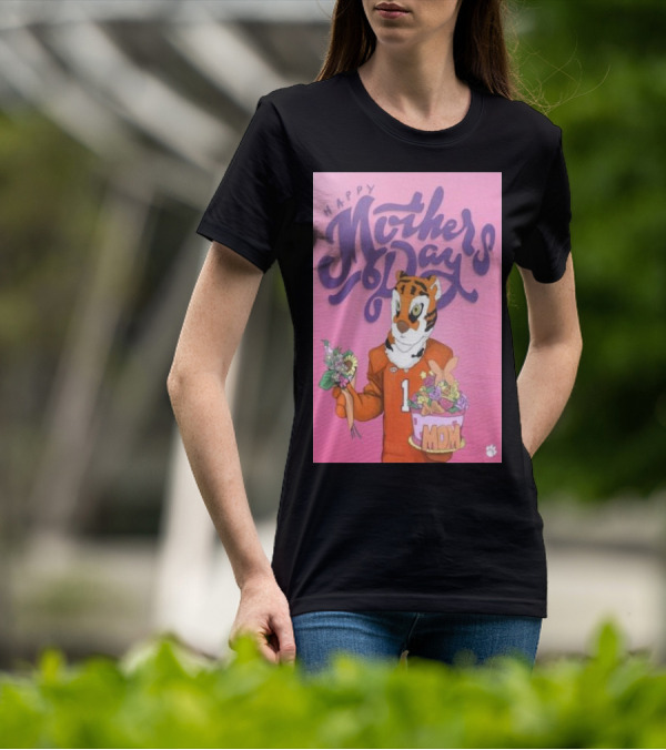 Clemson Tigers Mother's Day Celebration With Bouquet And Mom Cake T-Shirt