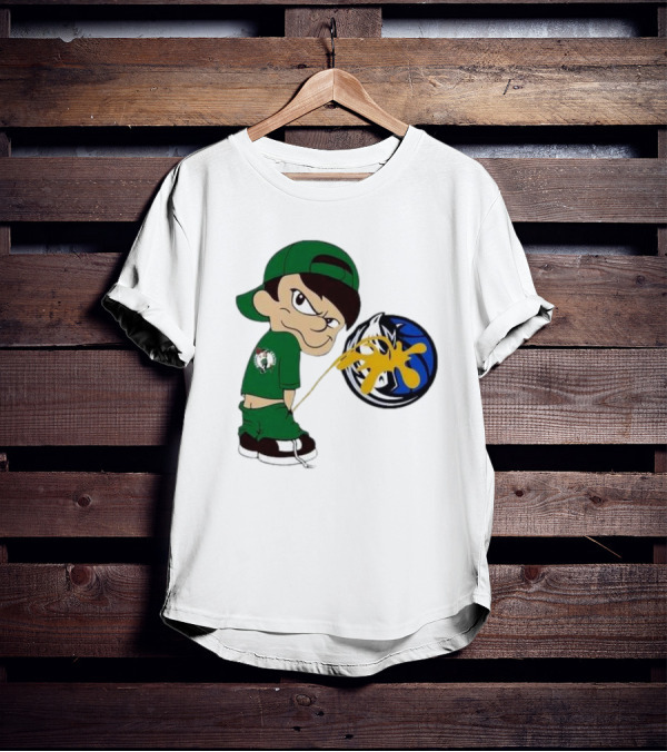Little Boy Boston Celtics Piss On Dallas Mavericks Logo T-Shirt