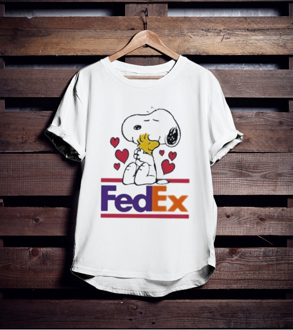Snoopy Woodstock Hugs Hearts FedEx T-Shirt