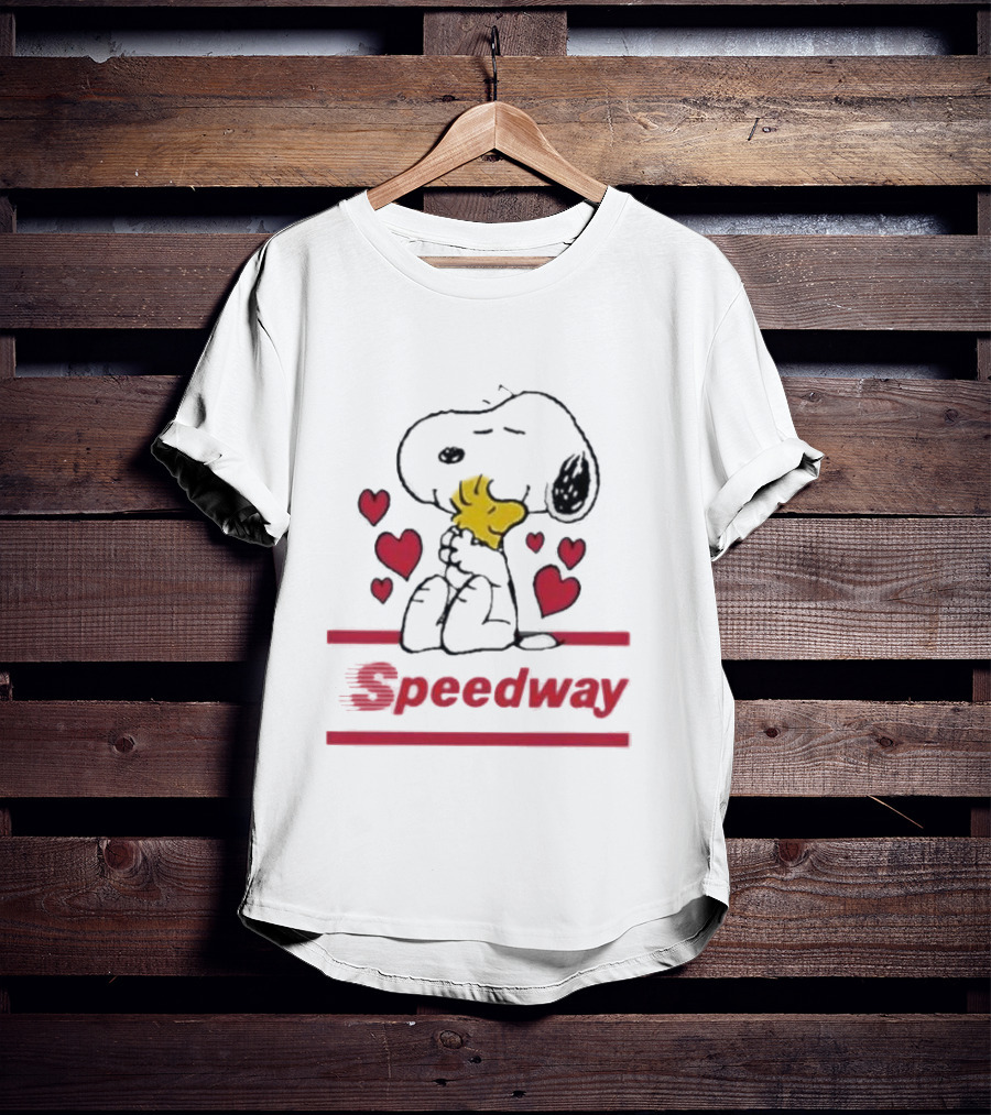 Snoopy Holding Woodstock Surrounded By Hearts Speedway T-Shirt