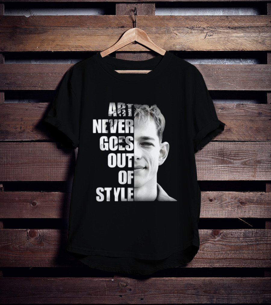 Art Never Goes Out Of Style Iconic Portrait Half Face T-Shirt