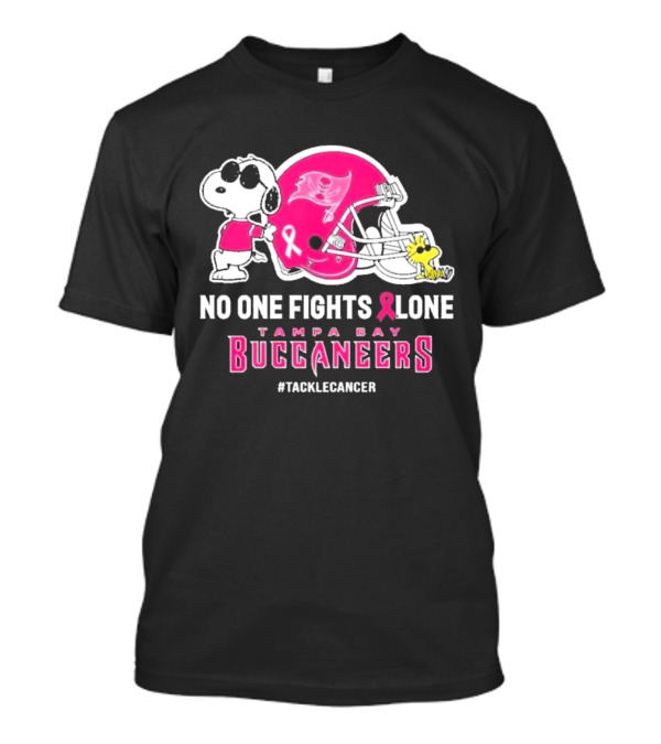 Snoopy And Woodstock No One Fights Alone Tampa Bay Buccaneers #Tacklecancer Pink Helmet T-Shirt