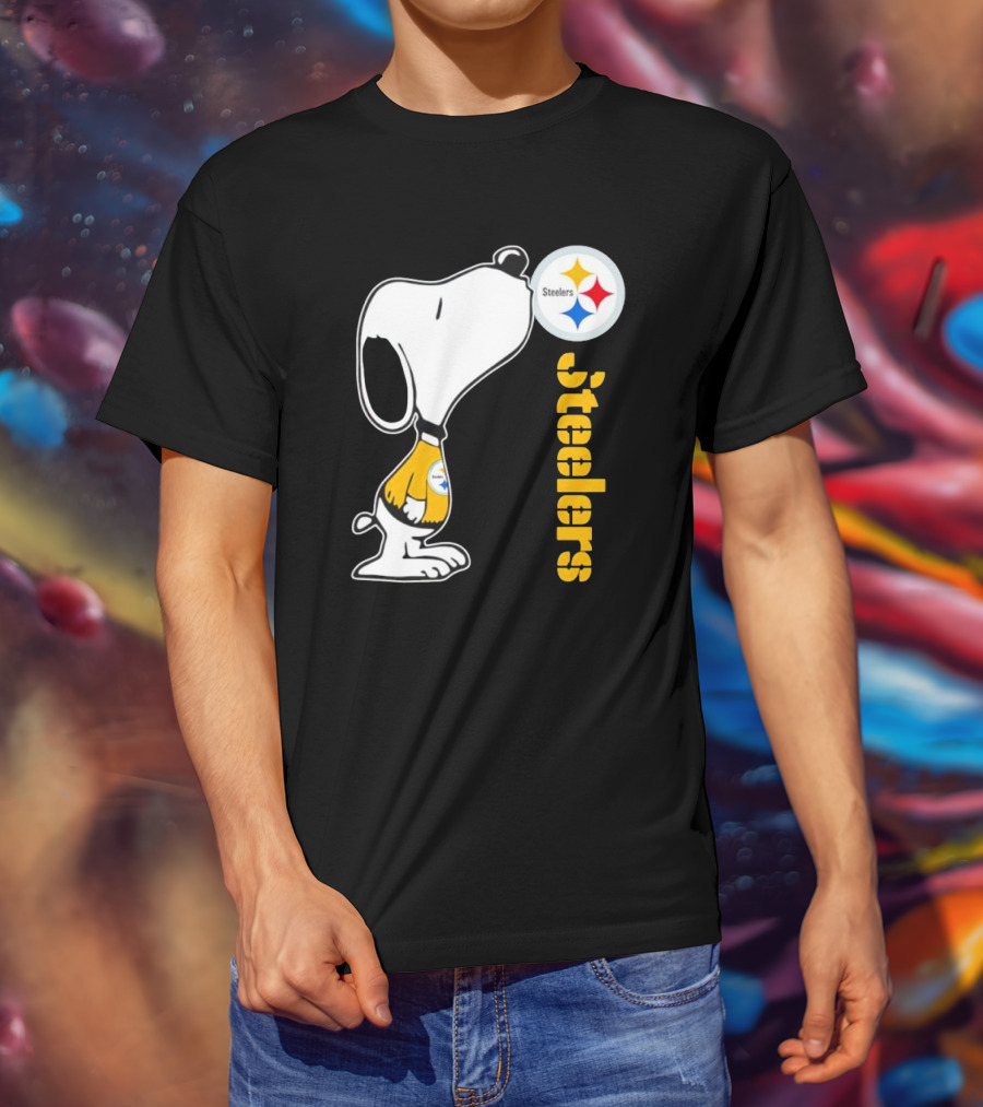 Snoopy Steelers Football Logo Kiss T-Shirt