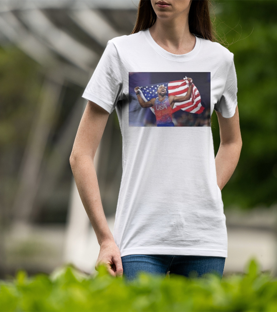 USA Track Champion Noah Lyles Celebrates 100M Victory Paris Olympics T-Shirt