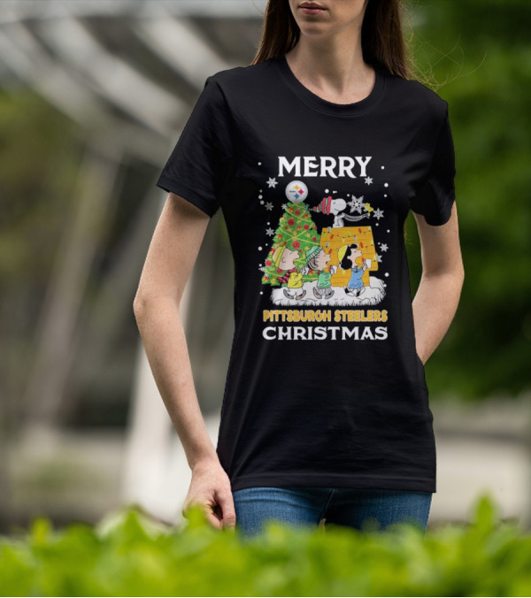 Merry Pittsburgh Steelers Christmas Peanuts Snoopy Holiday T-Shirt