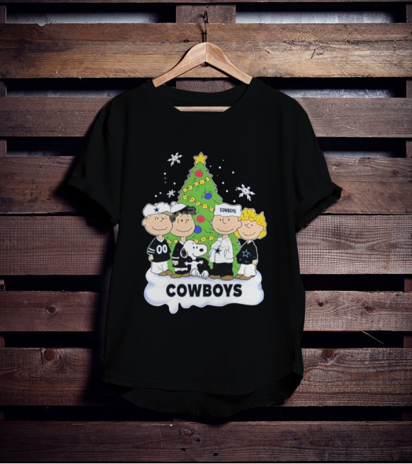 Cowboys Christmas With Snoopy And Peanuts Friends Holiday Tree T-Shirt