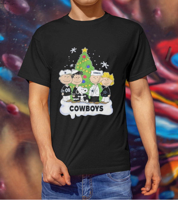 Cowboys Christmas With Snoopy And Peanuts Friends Holiday Tree T-Shirt
