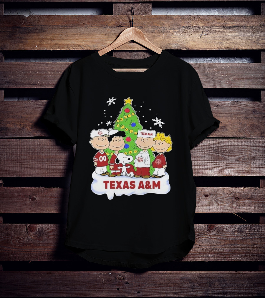 Texas A&M Aggies Christmas With Snoopy And Peanuts Characters T-Shirt