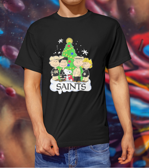 New Orleans Saints Snoopy Christmas Tree Peanuts Characters Snowflakes T-Shirt