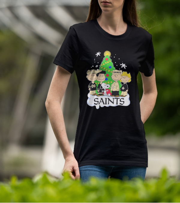 New Orleans Saints Snoopy Christmas Tree Peanuts Characters Snowflakes T-Shirt