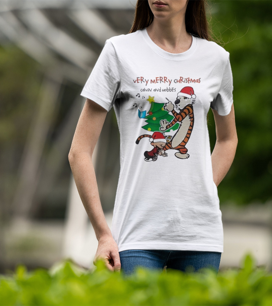 VErY MERRY ChrIStmAS Calvin And Hobbes Santa Hats Christmas Tree Dance T-Shirt