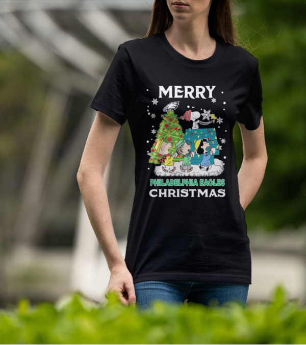 Merry Philadelphia Eagles Christmas Charlie Brown Snoopy Woodstock T-Shirt
