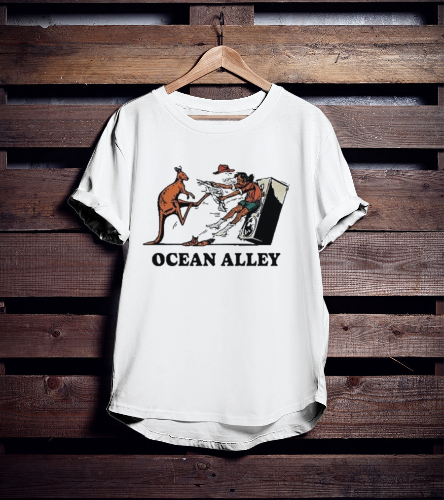 OCEAN ALLEY Kangaroo Laundry Kick T-Shirt