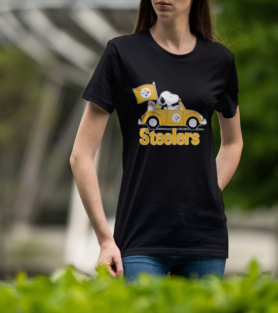 Pittsburgh Steelers Snoopy Driving Car With Flag T-Shirt