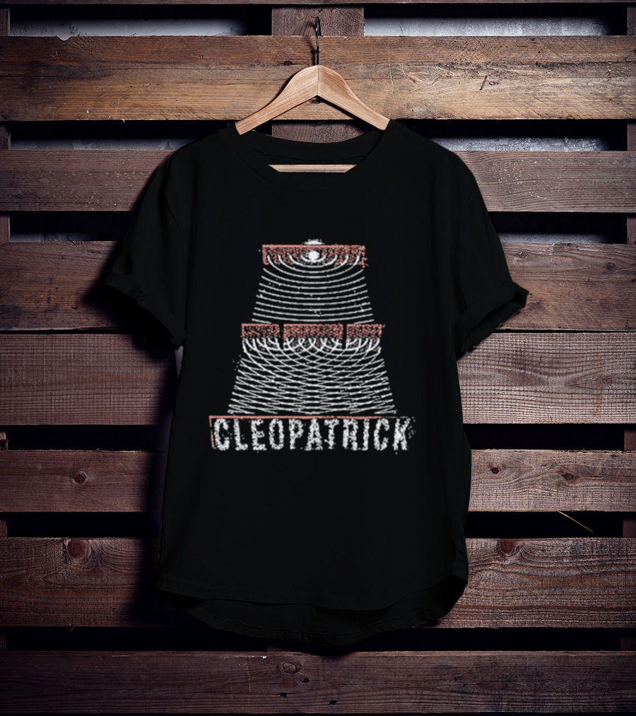 CLEOPATRICK ILLUSIONARY WAVES EYE PYRAMID T-Shirt
