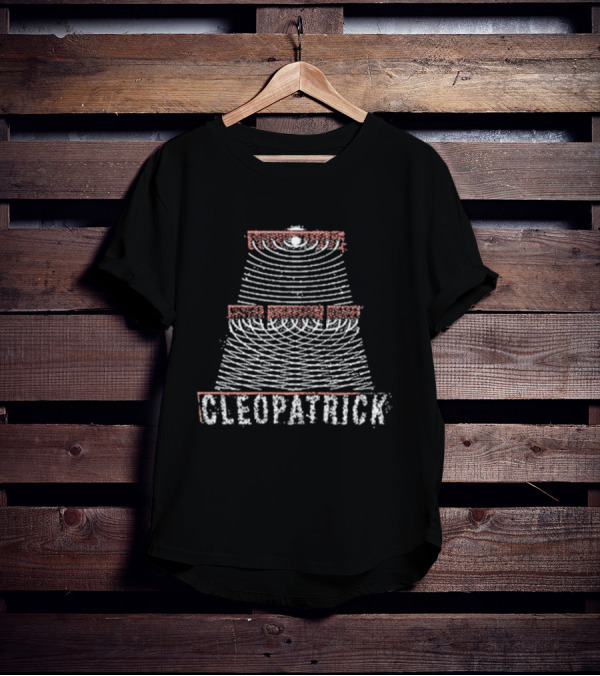 CLEOPATRICK ILLUSIONARY WAVES EYE PYRAMID T-Shirt