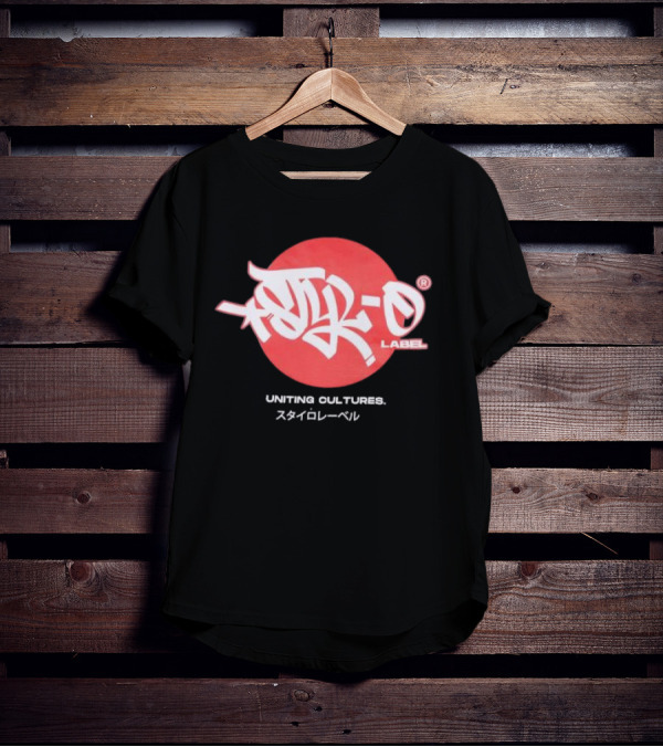 Uniting Cultures Label T-Shirt