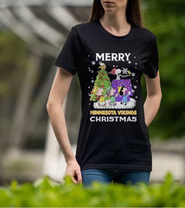 Merry Christmas Minnesota Vikings Snoopy Peanuts Holiday T-Shirt