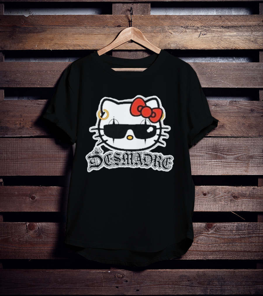 Desmadre Hello Kitty With Sunglasses And Gold Earring T-Shirt