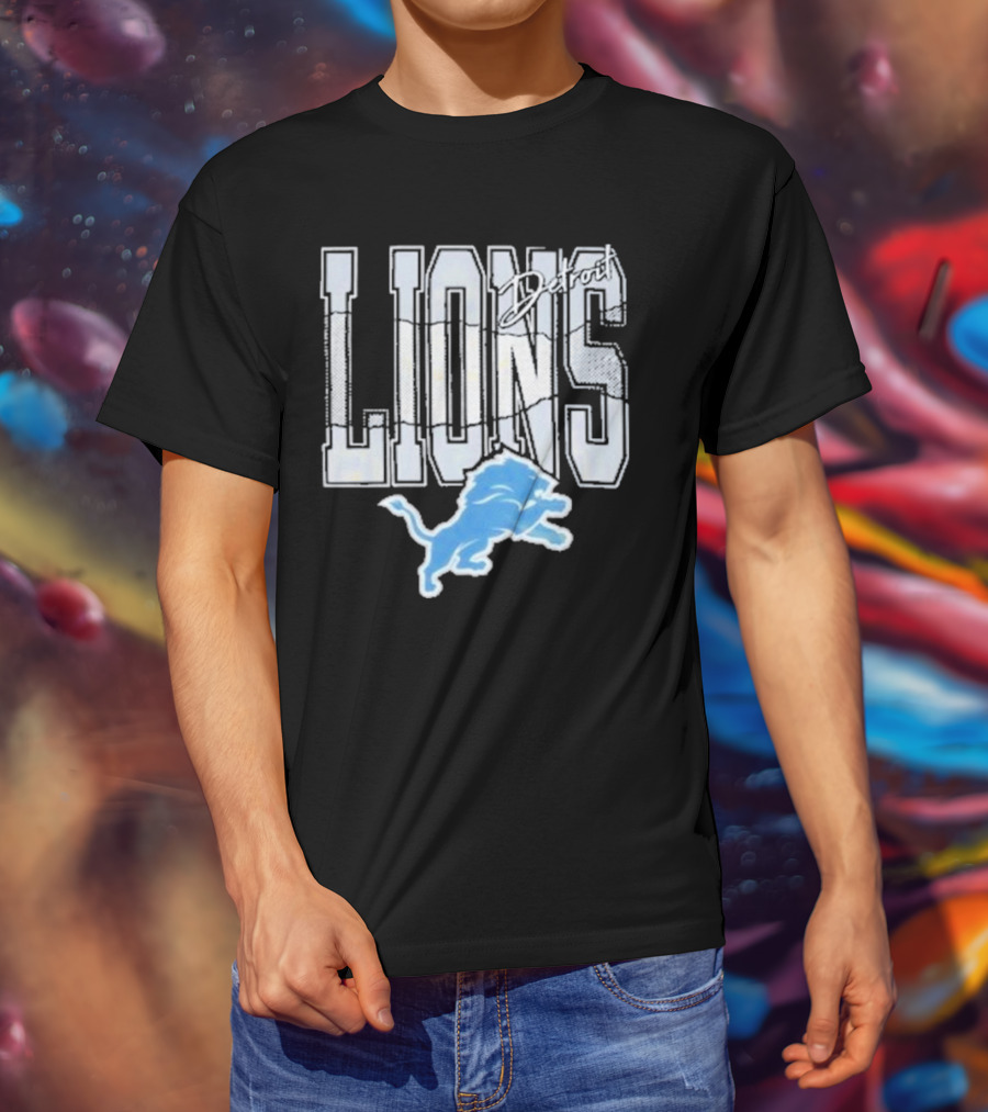Detroit Lions Vintage Style Blue Lion Emblem On T-Shirt