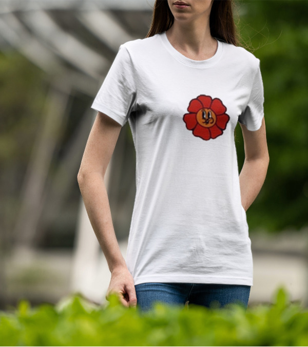 Ludwig Mogul Mogi Red Flower Cartoon Face T-Shirt