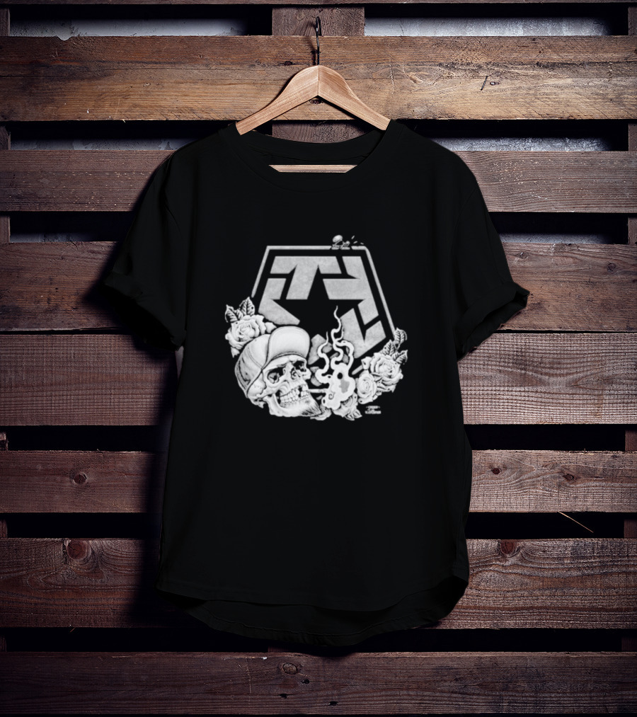 Tribal Gear Chuey Smoke Skull With Smoke And Roses T-Shirt