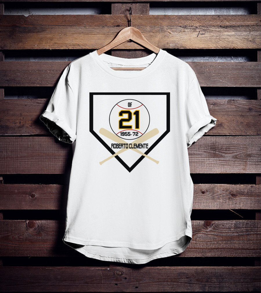 Roberto Clemente Number 21 OF 1955-72 Home Plate With Crossed Bats T-Shirt