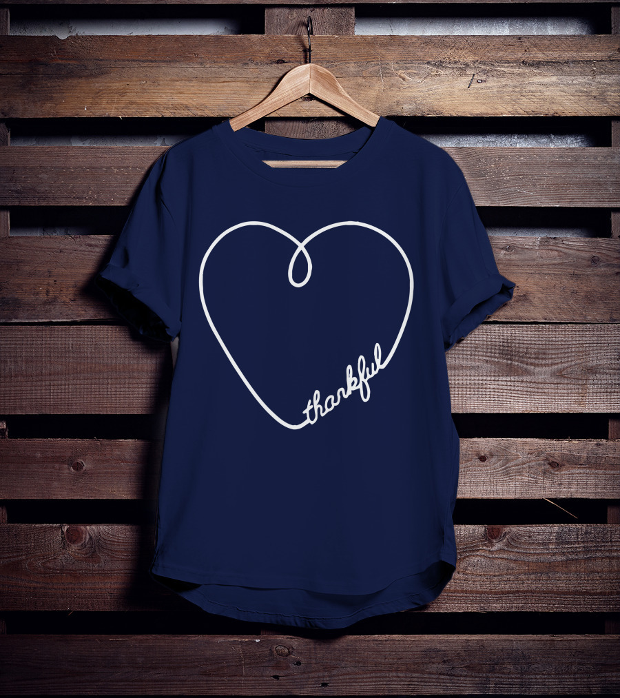 Thankful Script Heart Outline T-Shirt